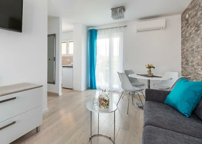 Luxury & Stella Maris Апартаменти *