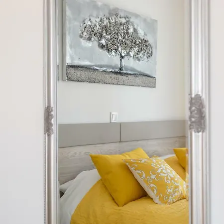 Luxury & Stella Maris